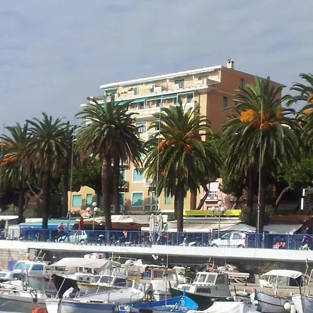 Casa Eglantina Σαν Ρέμο